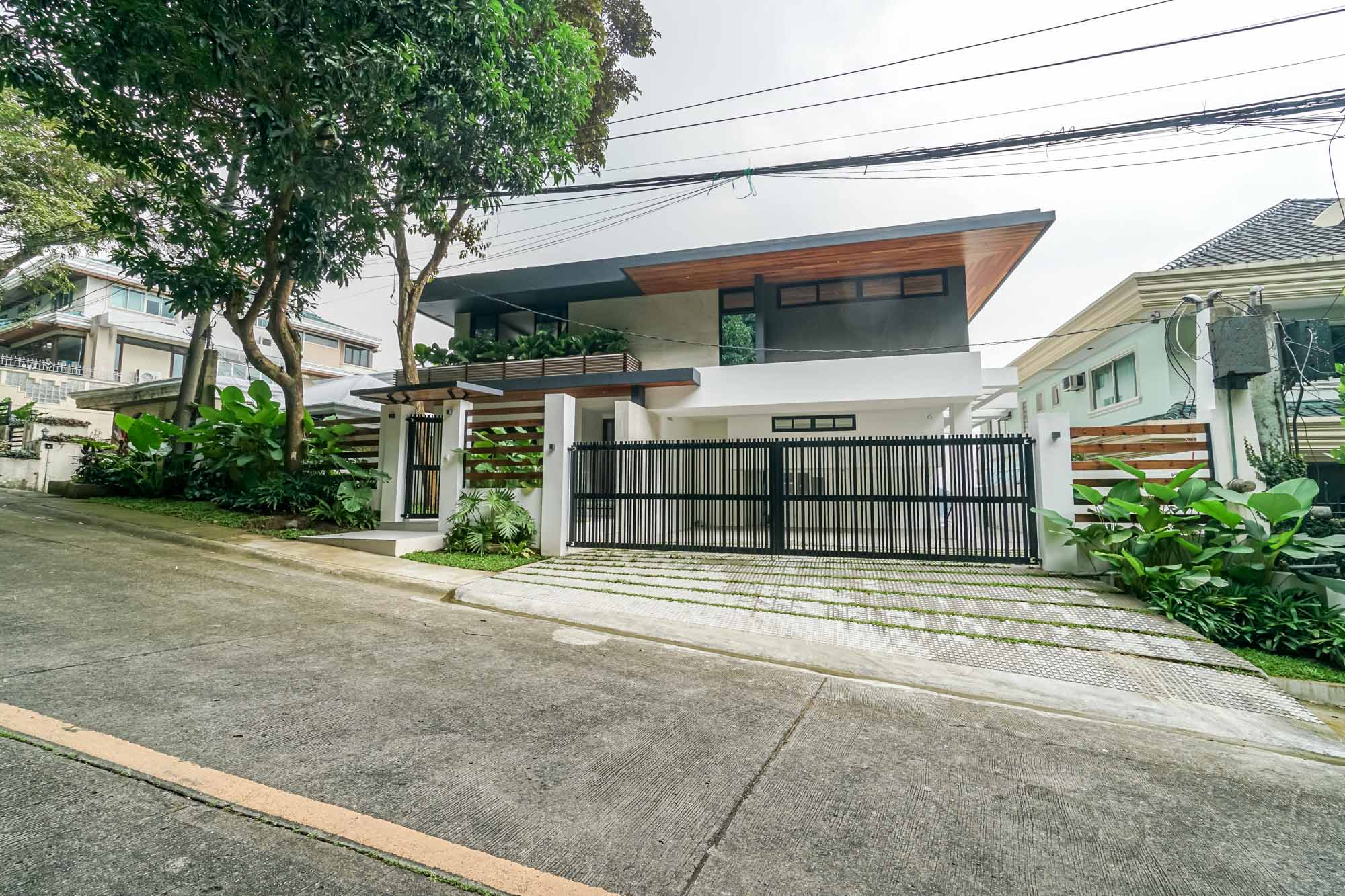 House and Lot in Ayala Heights, Quezon City
