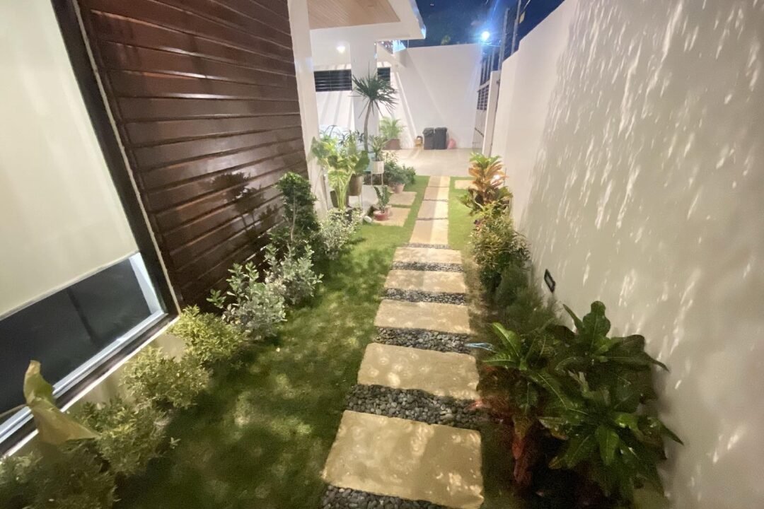 IMG-ae1866757caa447e89d1e028220d5656-V