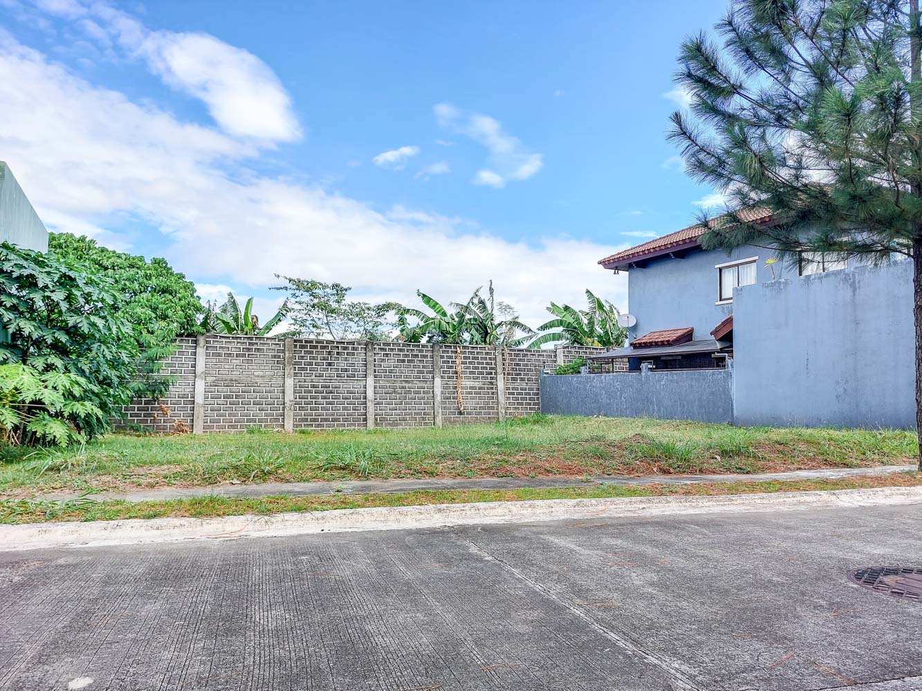 Residential Lot for Sale 319 sqm Located in Portofino Heights, Las Pinas City corner of Bacoor Cavite