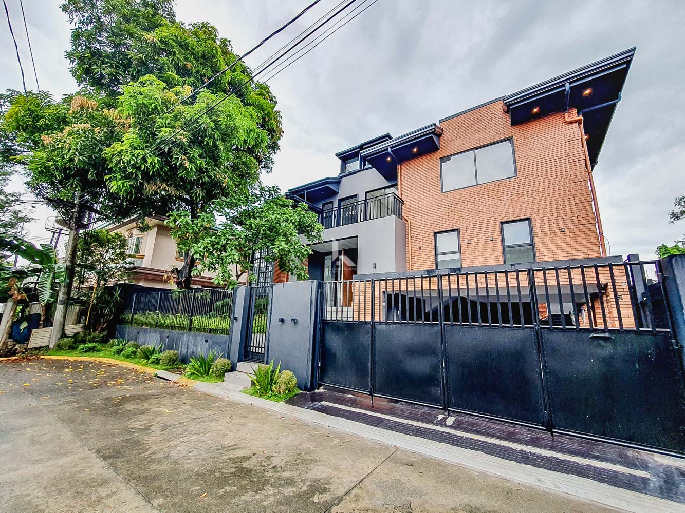 Newly Renovated Craftsman Bricks with Modern Interior and Mountain View in Filinvest 2, Quezon City