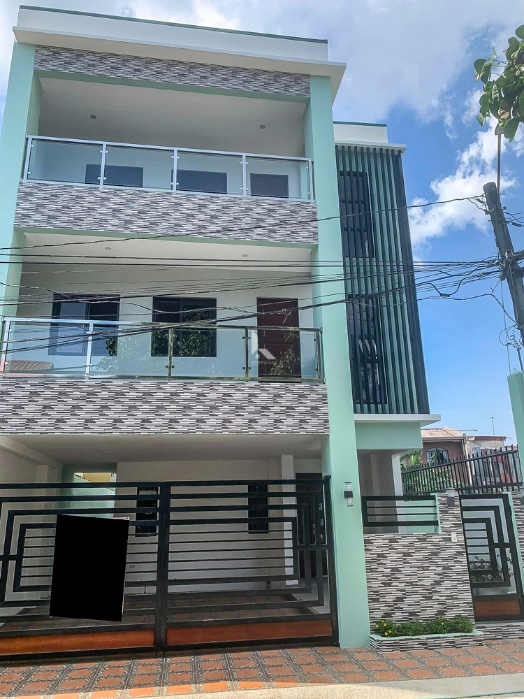 Brand New 3 Storey House For Sale in Las Piñas Royale Estate Subdivision, Las Piñas City