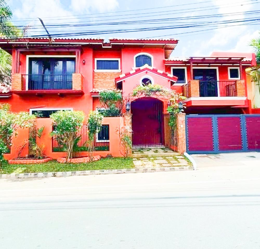 FOR RENT Modern house in Paranaque City