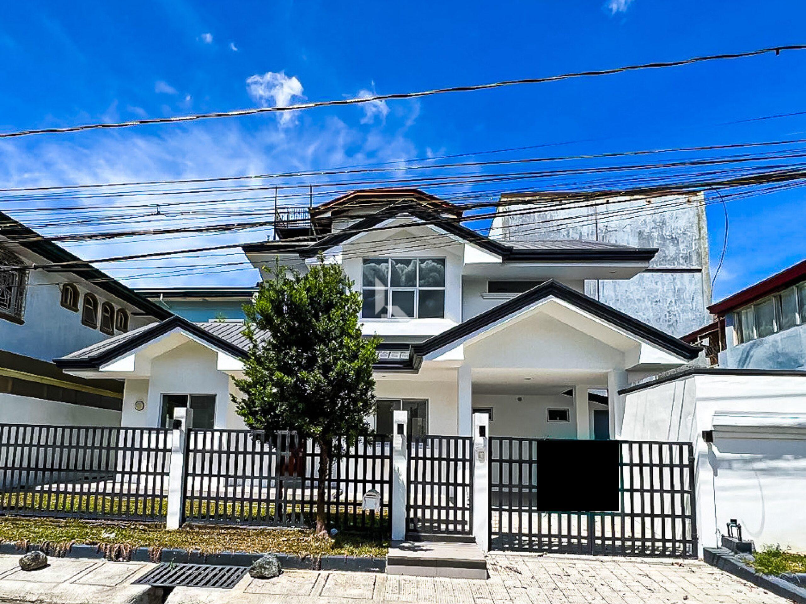 2 Storey House and Lot for sale in New Intramuros Village Diliman Commonwealth Quezon City￼