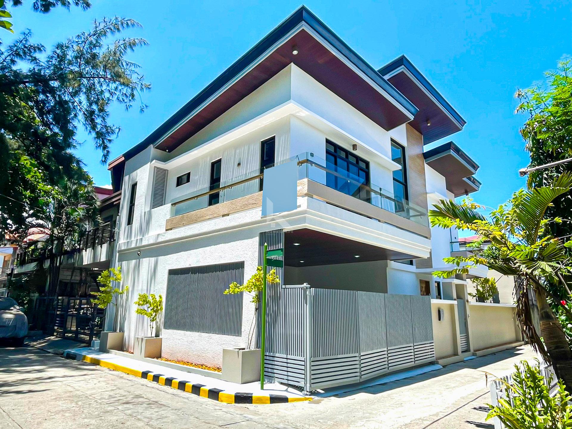 Beautifully Designed Corner House in Greenwoods Executive Village, Pasig City