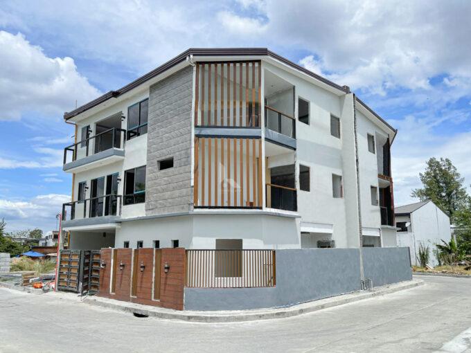 Vast Stylish Corner House and Lot For Sale in Greenwoods Executive Village, Pasig City
