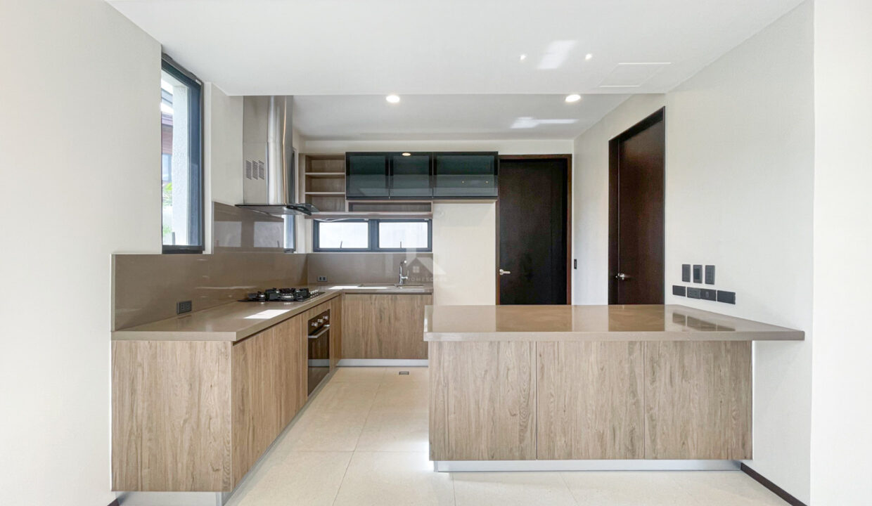 EB5185F5-D047-4A4A-9795-E446EC200D87