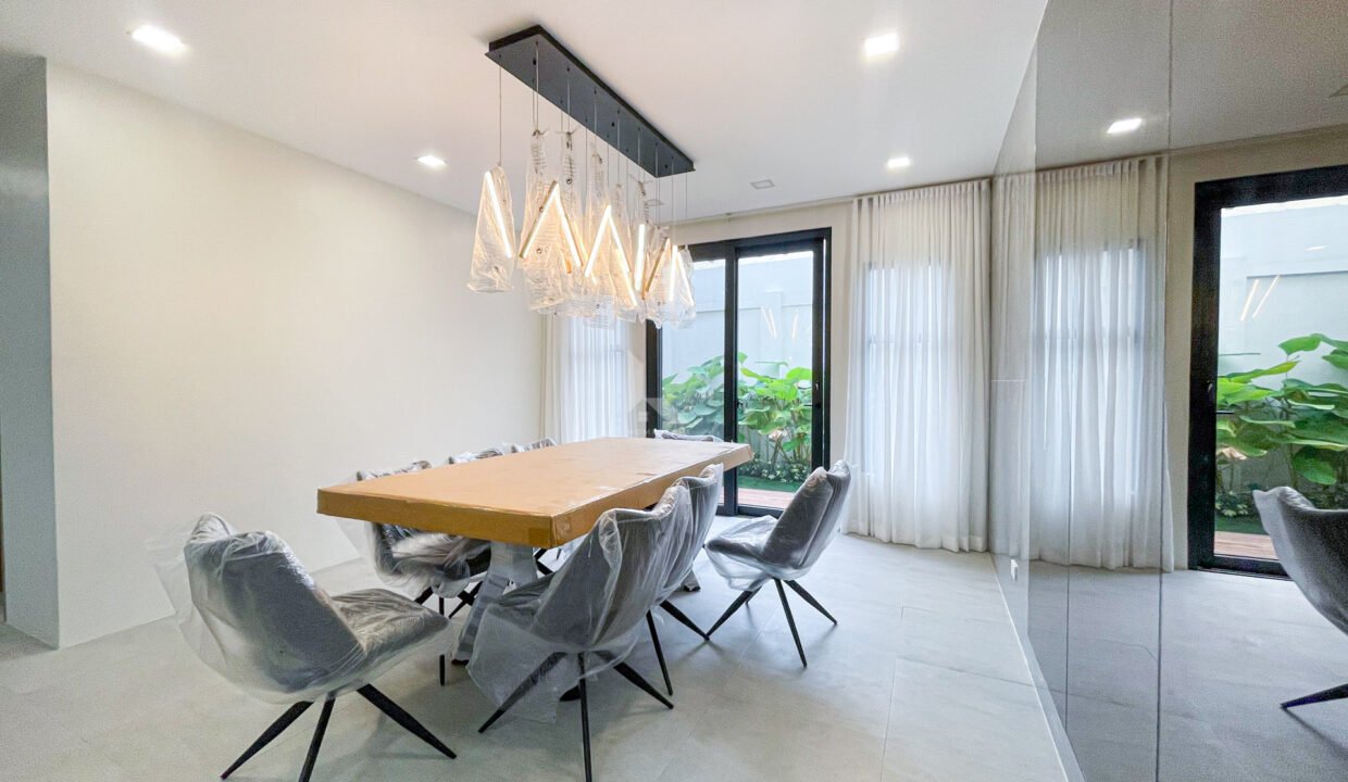 3E3F9D30-F5C6-4837-825A-758918DFD000