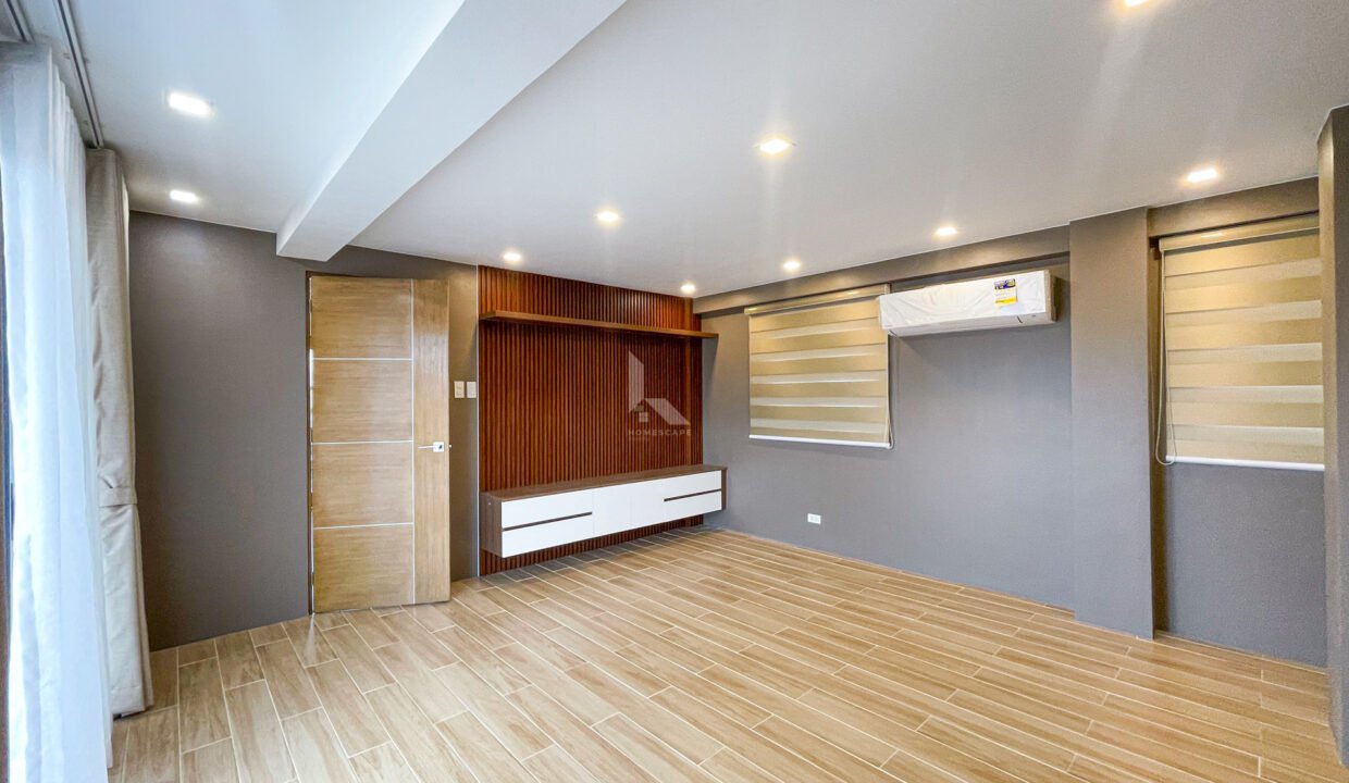 67E13FAB-E329-4DB3-B76E-4D72B41BC736