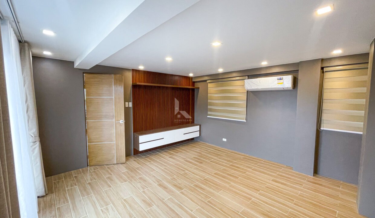 EDB89AFA-02EA-44BC-9EDA-98B42773D33A