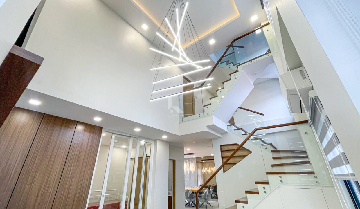 F654D832-32FB-467B-8271-8246B77E2E48