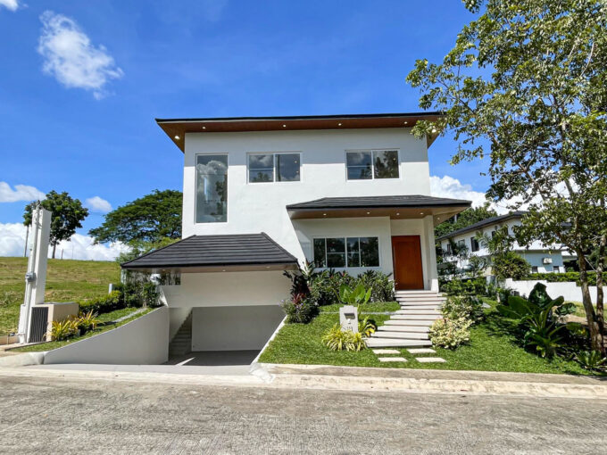 Cozy Modern Contemporary House and Lot For Sale in Manila Southwoods Residential Estates, Carmona Cavite