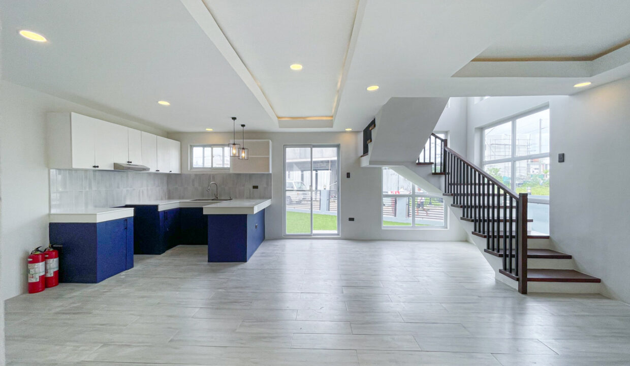 B9C2AD75-6246-4A56-8ED3-97269EC9B6BD