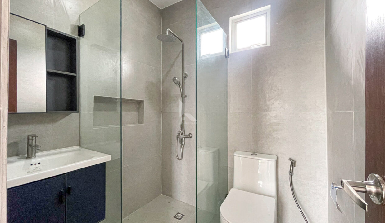 FCEC274B-98C8-454E-BD47-A4A24A49B395