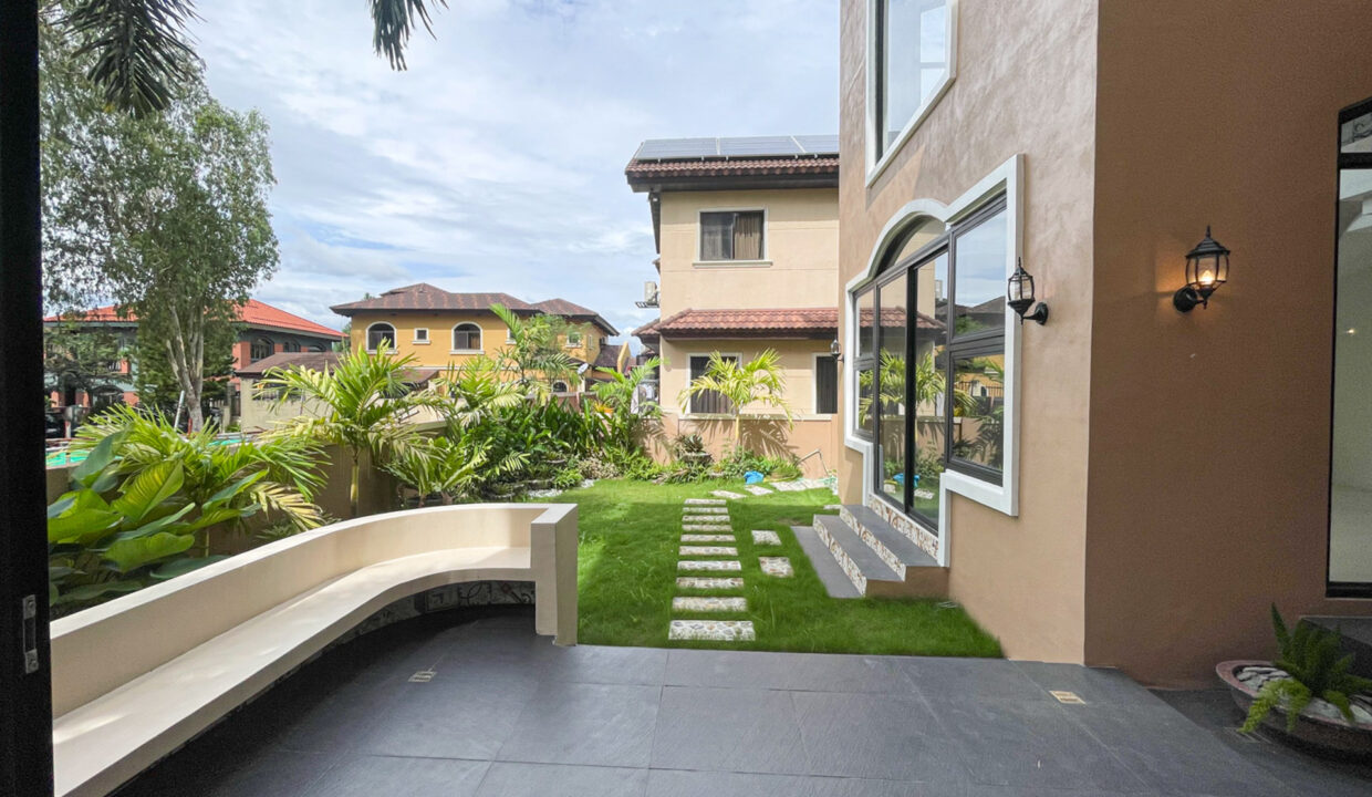 26ED2887-1C41-45A8-80A4-8960544C8048