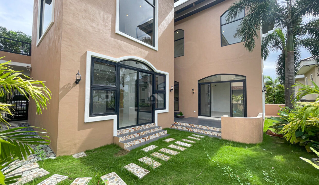 52B01292-A101-42D0-A0D8-4ED2F99512D9