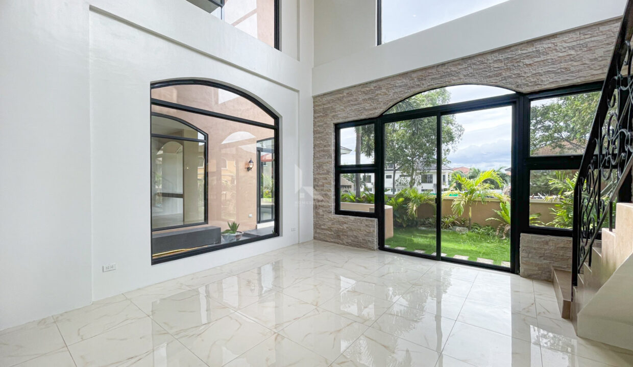 64CB838D-E33D-4725-9B80-60B852994B71