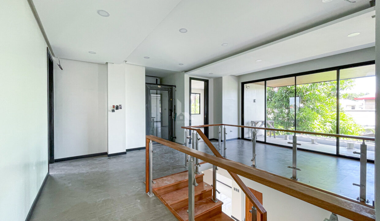 0B455829-CC68-49CE-84A5-E2A2C867C1FB