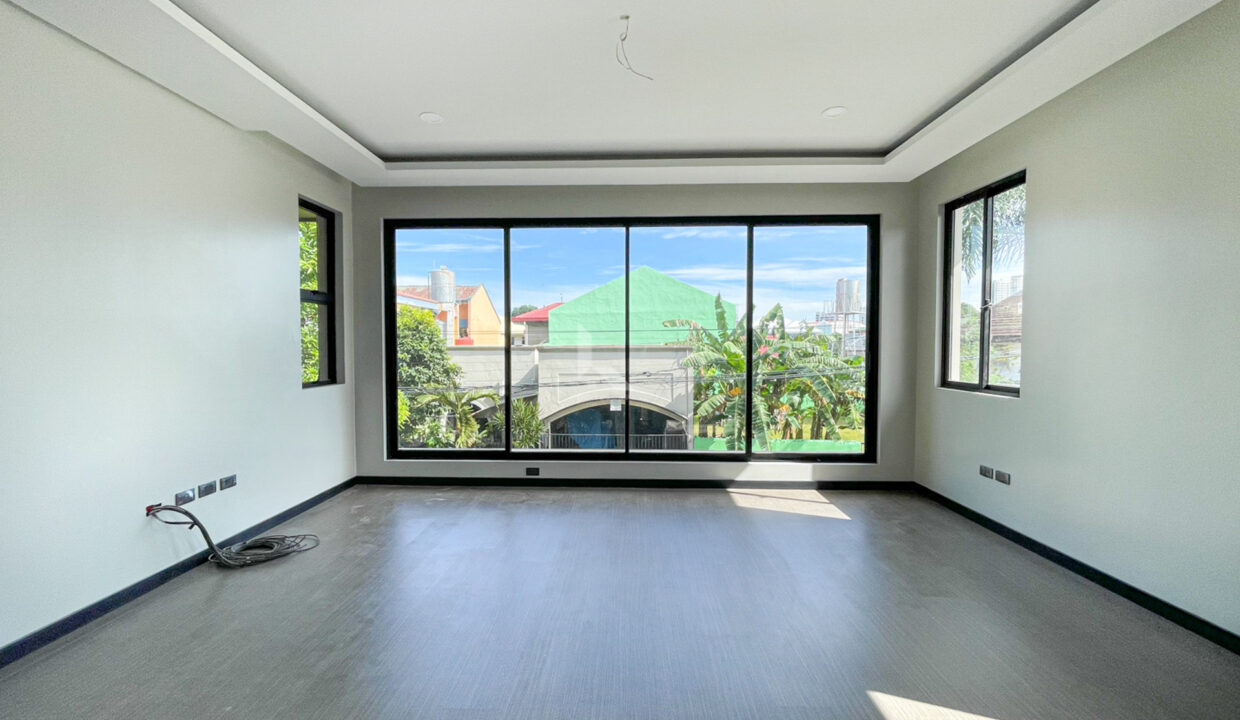 8165404B-FB6C-46E0-8F04-B503437CC86F