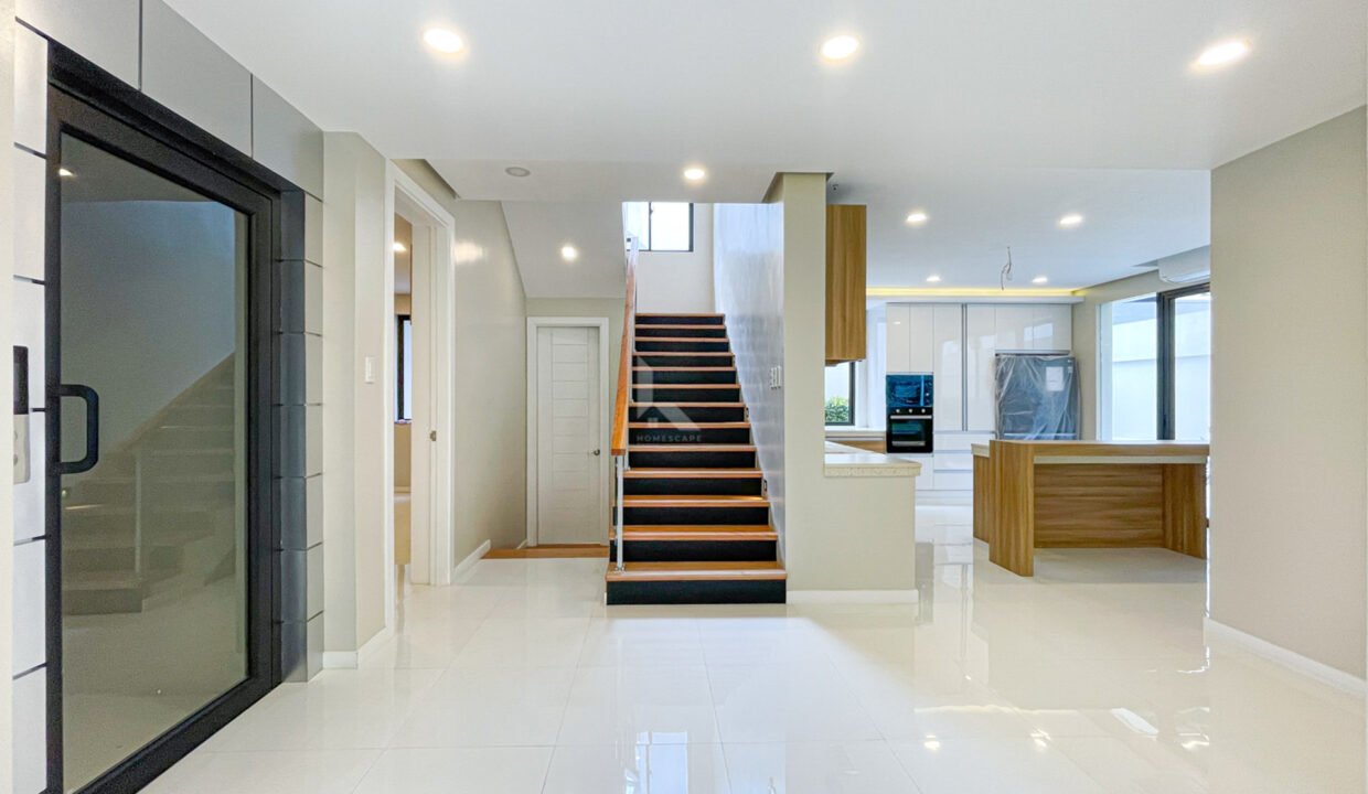 0E2A139A-27FE-404E-B3A9-7C4B7DD5494B