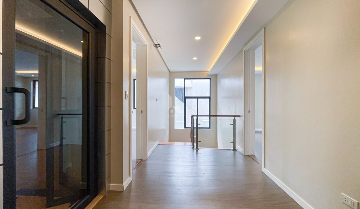 5150D584-E242-4226-8F7B-A92AF352A614