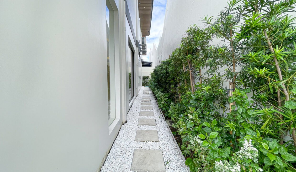 5295CE90-3419-4DF3-A0F8-95CBA4E2B95D