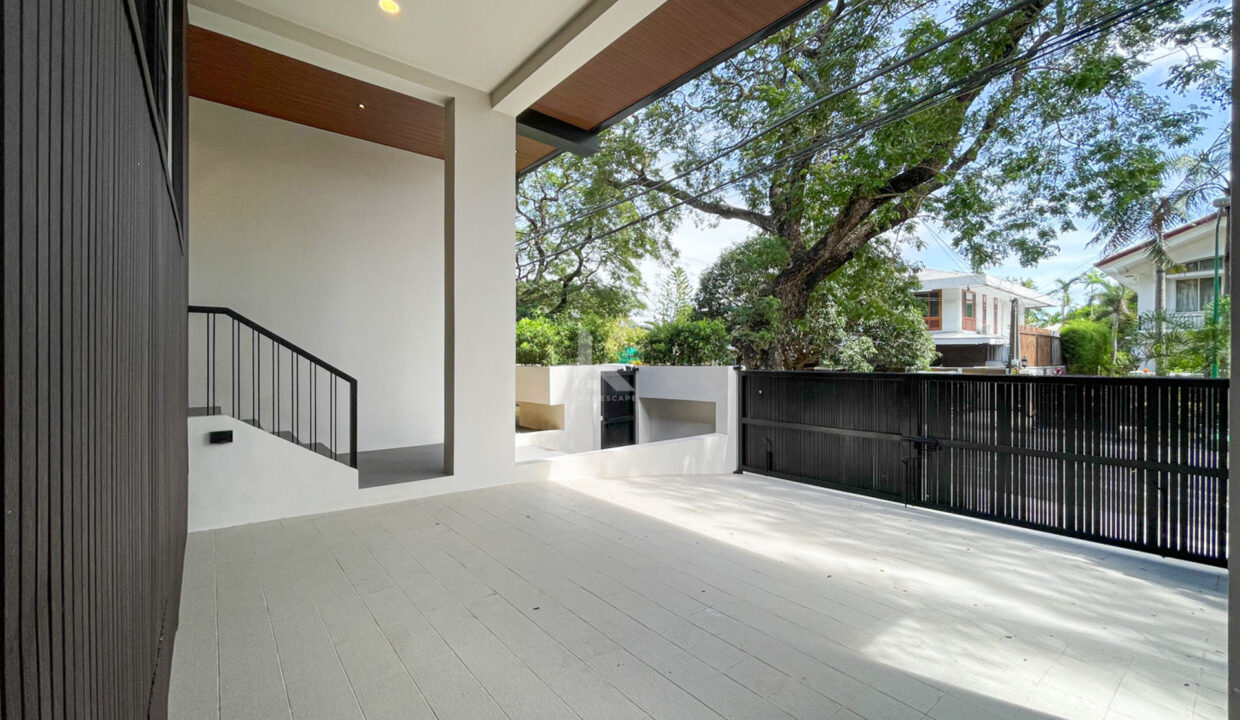 5AE1CE44-E182-4C38-BF61-A8409154CD77