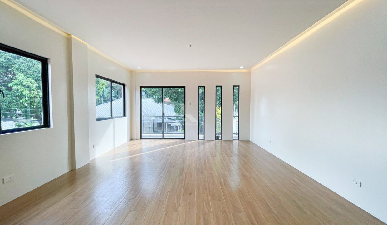 5F0BF2AE-98A1-483E-92E8-115173690313