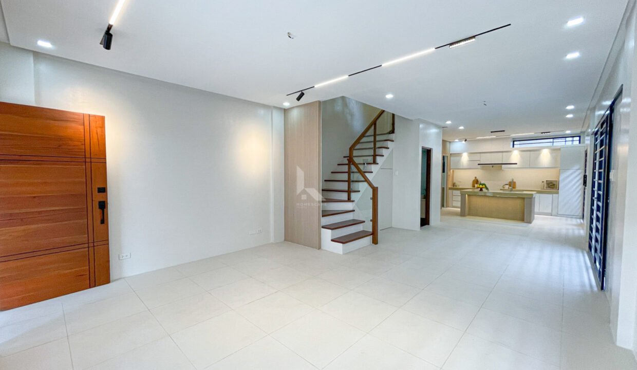 AD69D796-D01D-49B4-81C2-E208F4CB045F