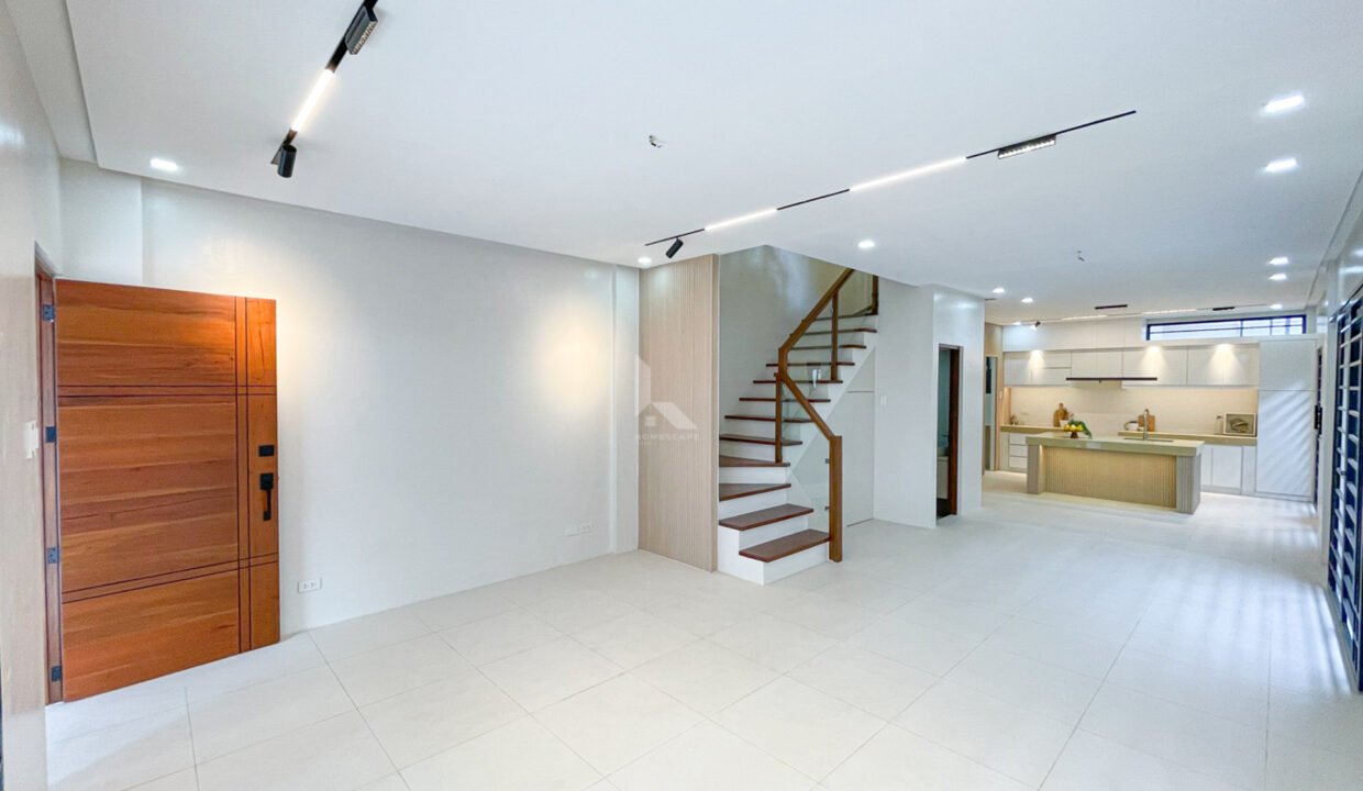 FC5DDB1C-56D0-4337-9024-911F59373260