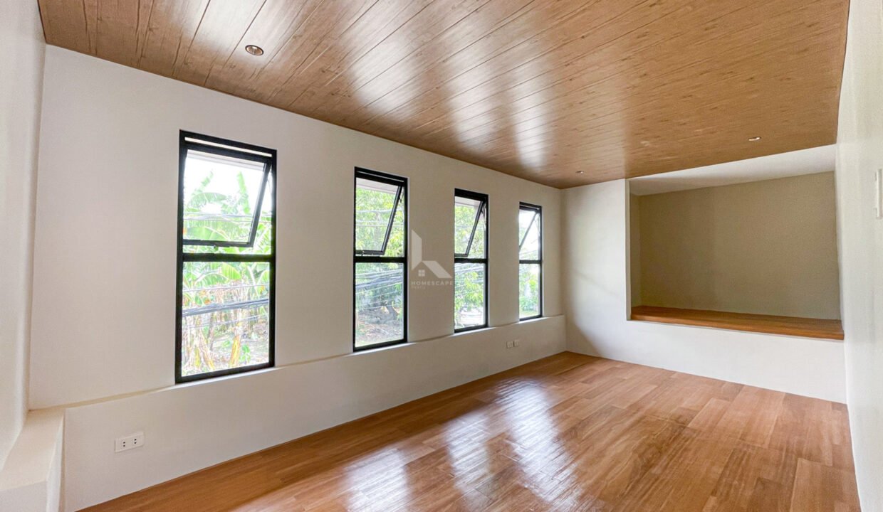 FDC37D49-61DA-4E74-A8FA-330A85242D4A