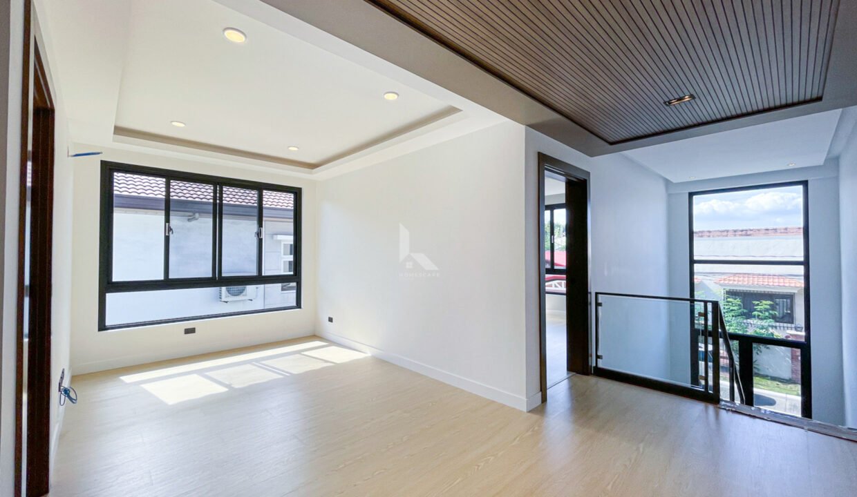 4A895272-EA54-4A7E-A5F0-1126FC261E1A