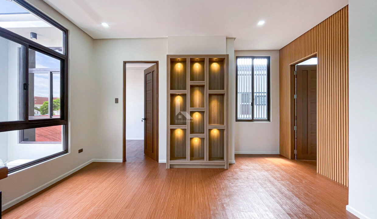 7E556AD3-5CE2-4122-876A-410BAB4F0DD7