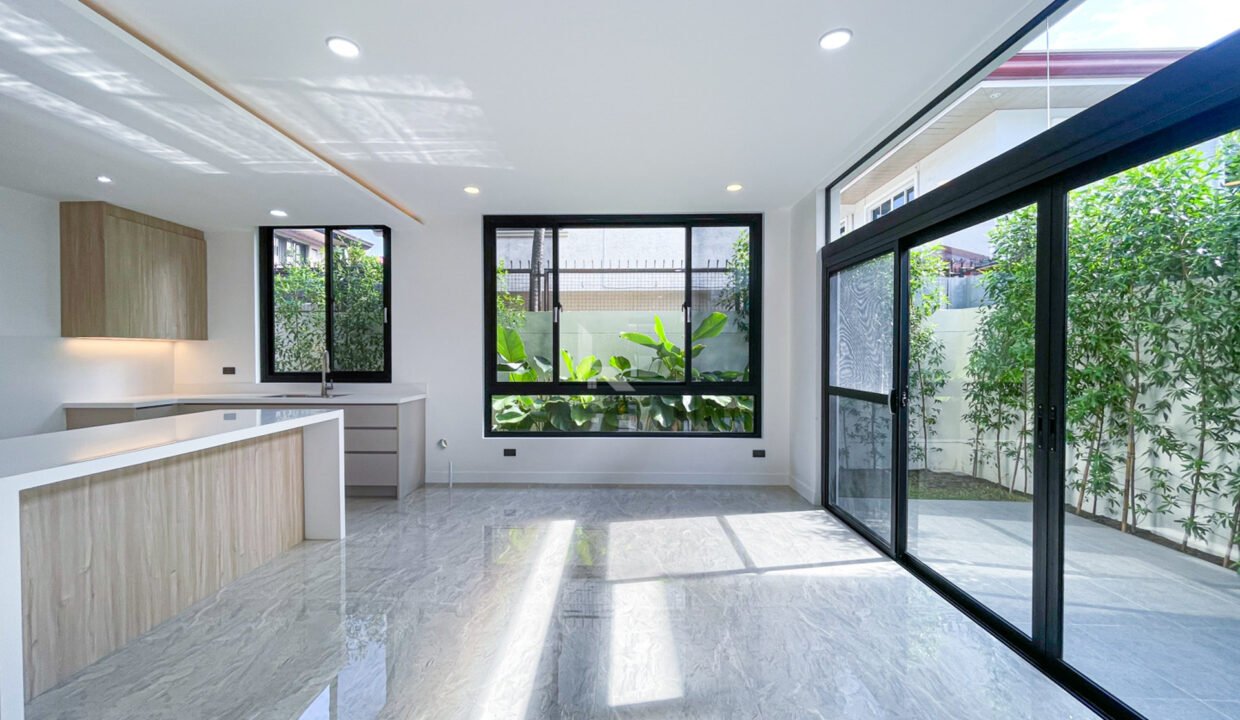 D05AD700-C7B8-4C53-A772-27ACE447BD4E