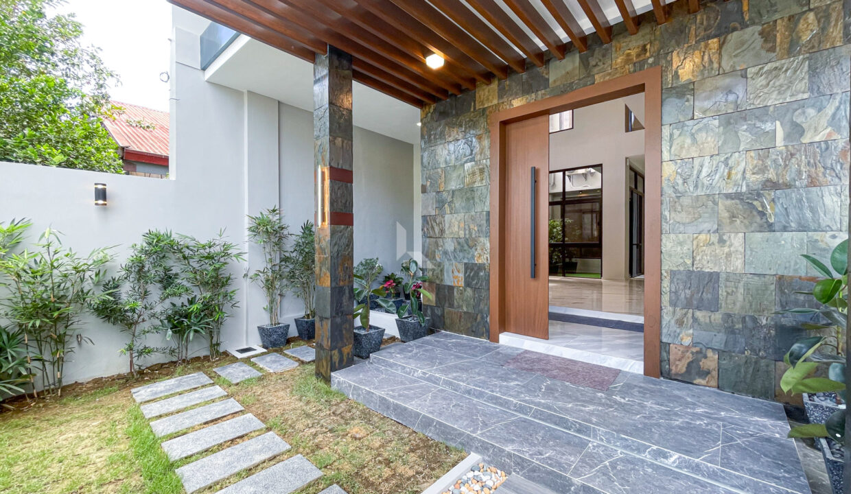 D273C401-AF22-4C84-B6E1-1EA3BD5B92D0