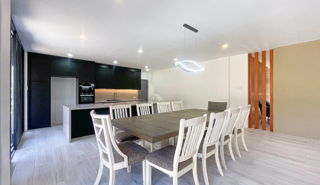 F5871859-AD9E-4C52-83C0-B76475883F46