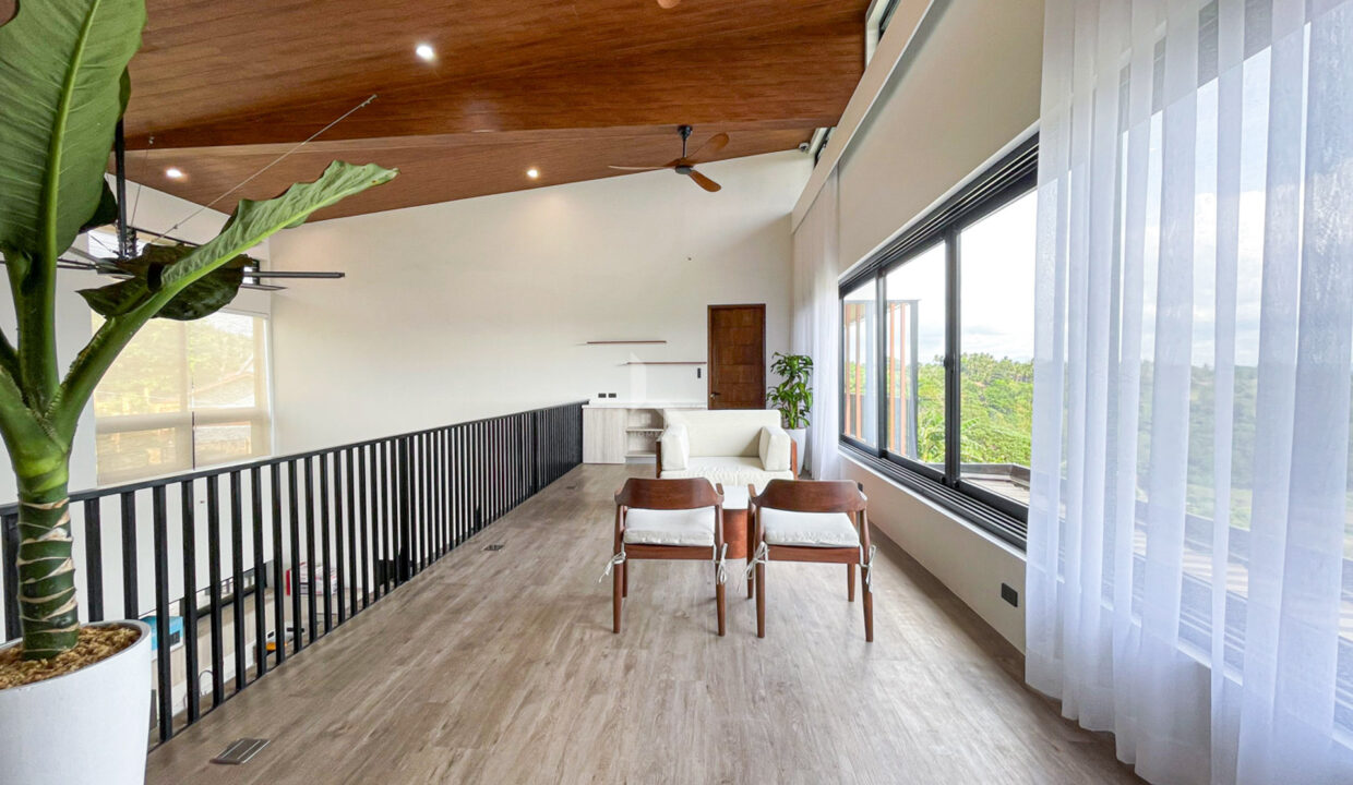 387B1C24-5C93-48E4-BA23-16A2E3A64E65