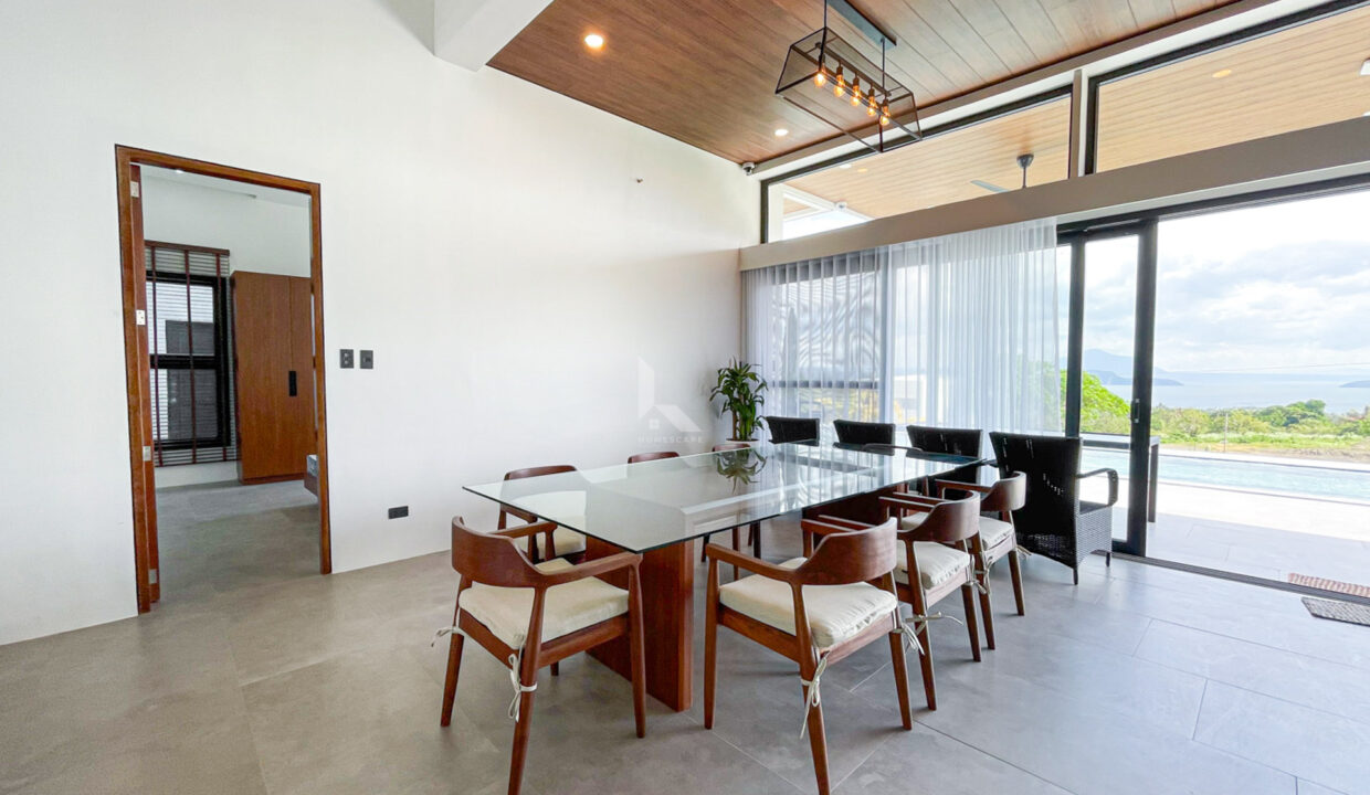 92ABA8F5-501B-4A16-B6A0-B00754AD7E02