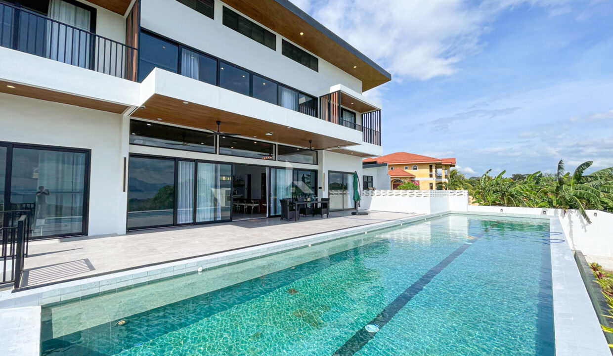 A3301A8F-9402-4F2C-85C0-A160302FBA2F