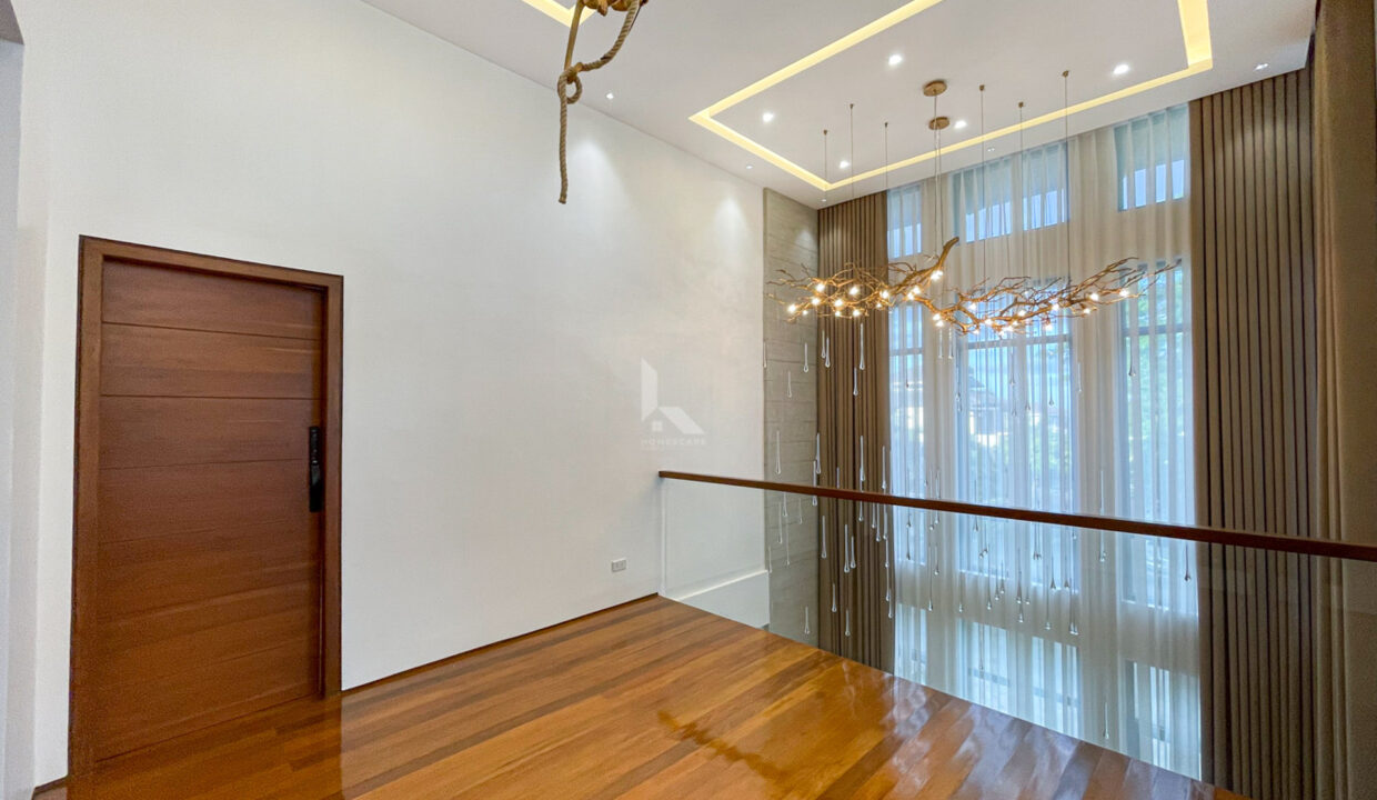 1B7EF0B5-8C27-4E9F-A2B9-2CE05510C5C3