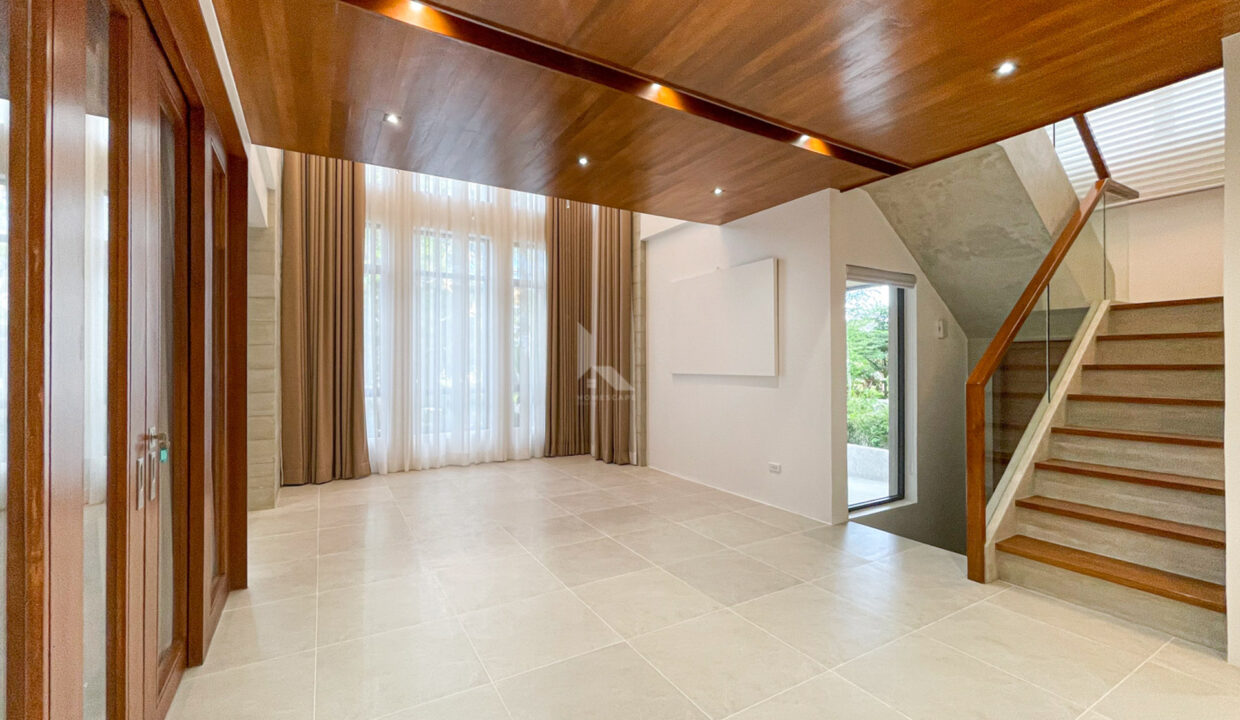 1DB61103-20FA-4C5C-BD1E-384768FBF095