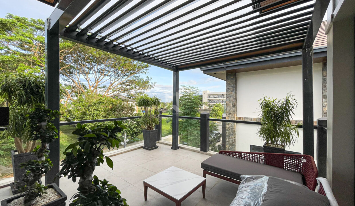 B2E17E23-A053-4877-B5C1-D64A8453A4A2