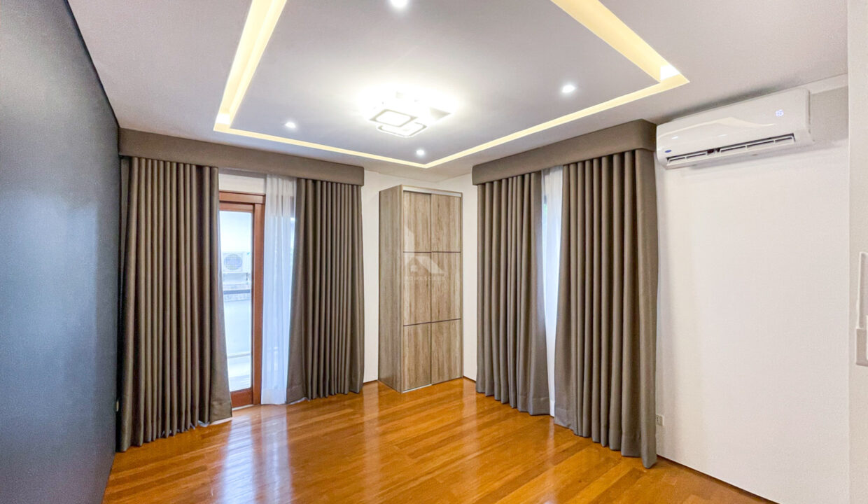 C7DB1099-BB90-4775-8E7D-0801BF7657AD