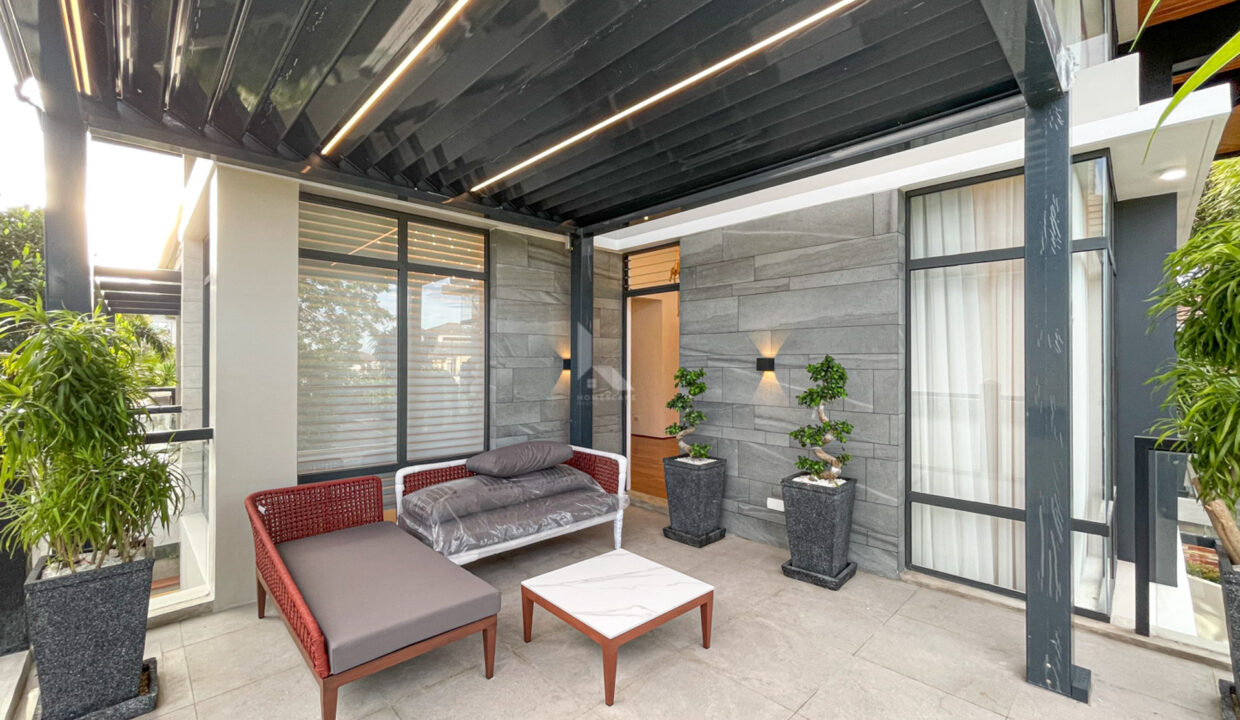 D2DF8817-022D-4BF7-B26D-E99B2388BF30