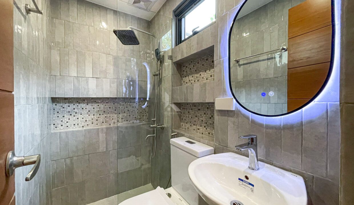 F843E840-462A-41A8-8946-AFEAEB33CCB5