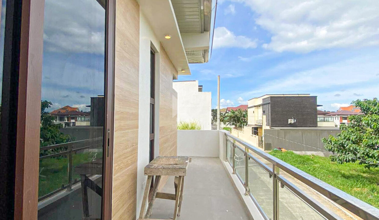 3a5c050d0ec527eef787f3a9f72ea055