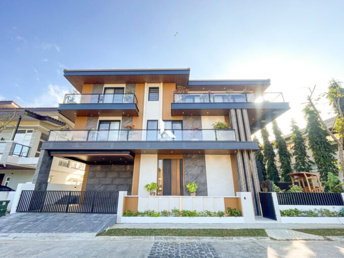 Breathtaking Brand New Modern House and Lot For Sale in The Mansion South Forbes, Silang Cavite