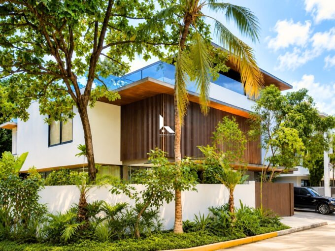 Exotic Grandeur: Majestic Brand New Modern Tropical Corner Estate For Sale At Valle Verde 2, Pasig City